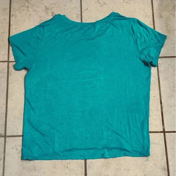 Large JUSTIFY Christian Tee “MADE TO WORSHIP PSALM 95:1” - Picture 6 of 7